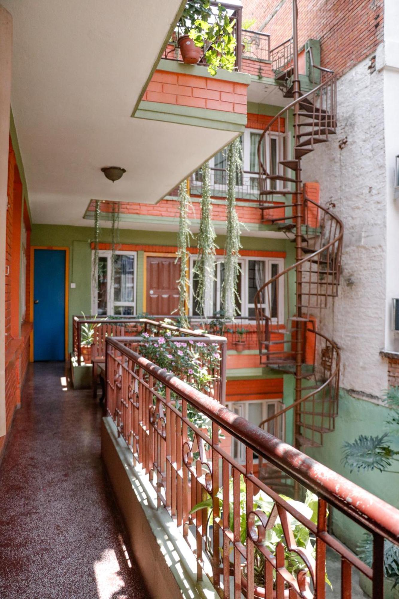 Hotel Backpackers Inn Kathmandu Exterior photo