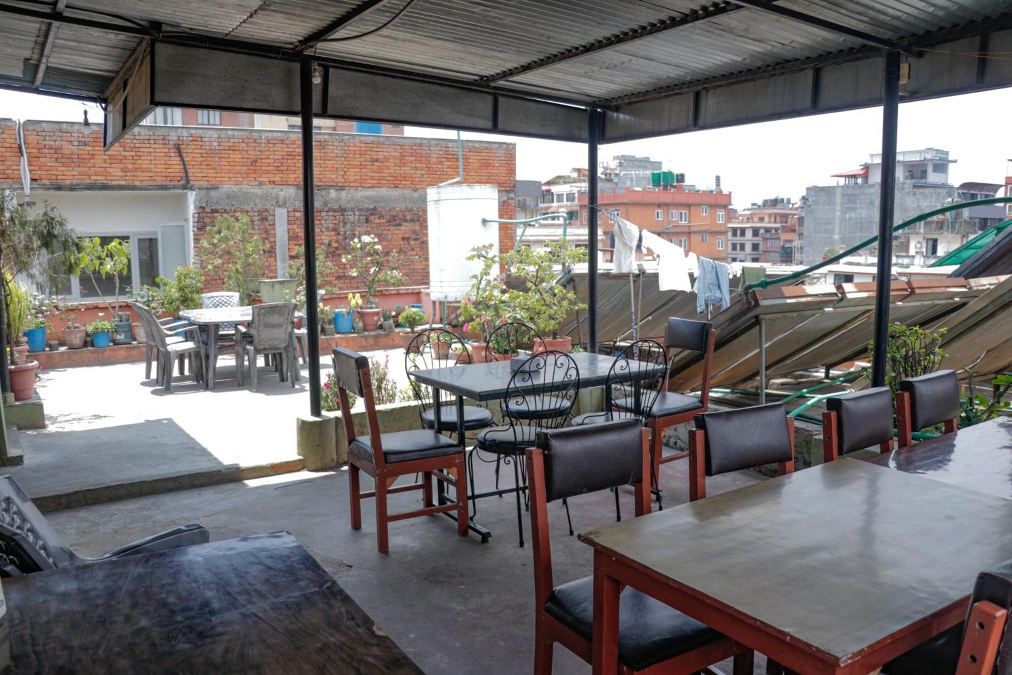 Hotel Backpackers Inn Kathmandu Exterior photo